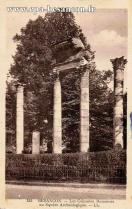 Carte postale ancienne - 155 BESANÇON. - Les Colonnes Romaines au Square Archéol...