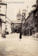 Carte postale ancienne - BESANÇON - Devant la cathédrale - 28 mai 1922