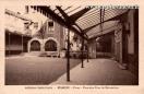 Carte postale ancienne - Institution Sainte-Ursule - BESANÇON. - Préau - Premièr...