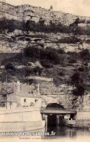 Carte postale ancienne - BESANÇON - Le Canal sous la Citadelle