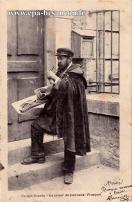Carte postale ancienne - Un type bisontin - Le crieur de journaux. François