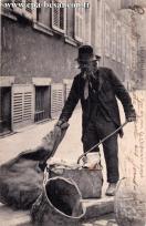 Carte postale ancienne - BESANÇON (Doubs). - Type des rues. Le Chiffonnier Josep...