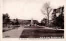 Carte postale ancienne - 37. BESANÇON - Monument aux Morts et Gare Viotte