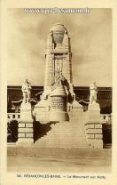 Carte postale ancienne Besançon - Péquignot - 102. BESANÇON-LES-BAINS. - Le Monument aux Morts.