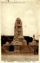 Carte postale ancienne - 94. - BESANÇON. - Le Monument aux Morts.