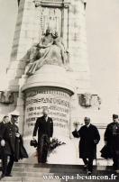 Carte postale ancienne - BESANÇON - Le Président M. Albert Lebrun au monument au...