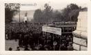 Carte postale ancienne Besançon - L. Festas - BESANÇON - Les Anciens Combattants à la Gare Viotte devant le monument aux Morts - 24 octobre 1937