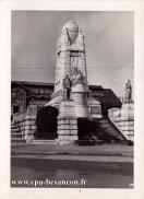 Carte postale ancienne - BESANÇON - Monument aux morts de la Gare Viotte