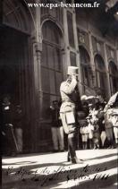 Carte postale ancienne - BESANÇON - Le départ des officiers Russes à la gare Vio...