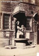 Carte postale ancienne - BESANÇON - Fontaine des Carmes - 1890