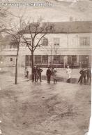 Carte postale ancienne - BESANÇON - Le café Granvelle et le cadran solaire. v. 1...