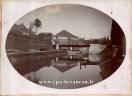 Carte postale ancienne - BESANÇON - Canal Moulin et Passerelle Saint-Paul, au fo...