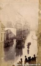 Carte postale ancienne - BESANÇON - Rue de la République (rue Neuve-Saint-Pierre...