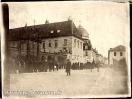 Carte postale ancienne - BESANÇON - Funérailles militaires devant l'hôpital St J...